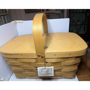 Peterboro Double Sided Picnic Basket with Cloth Liner and Table Insert